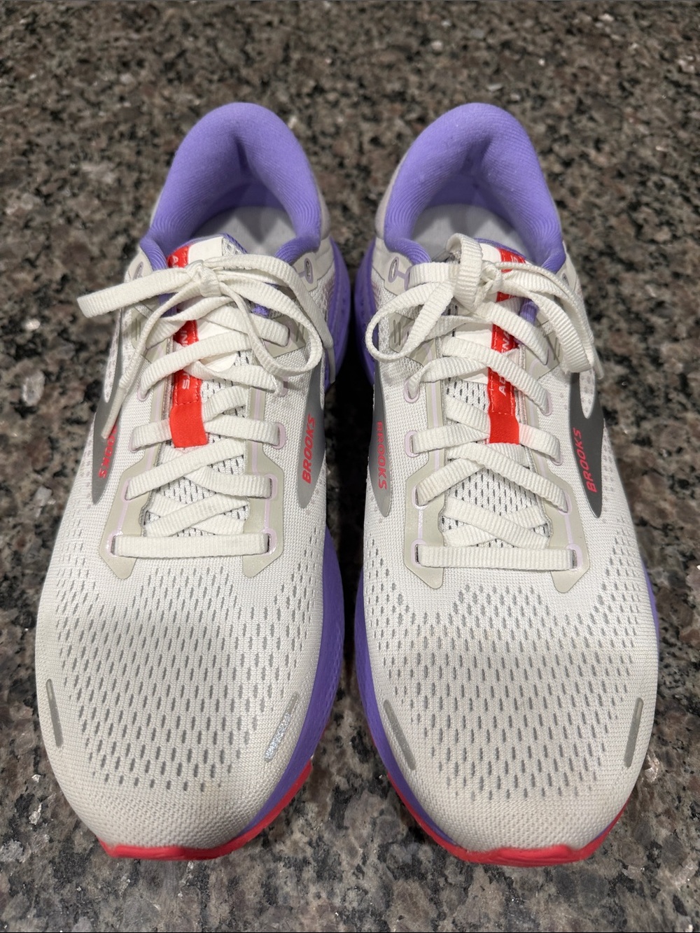 Brooks Women's Adrenaline 22 Size 10
